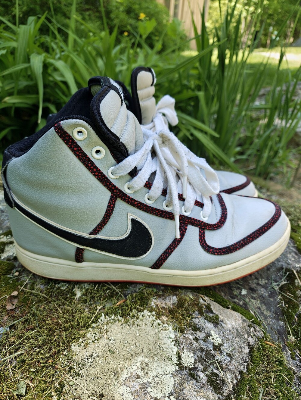 Nike Vandal High Premium in the Grey/Black/Red colorway High Top Men Sz 10